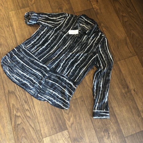 NWT Banana Republic Black & White Blouse - Picture 3 of 7